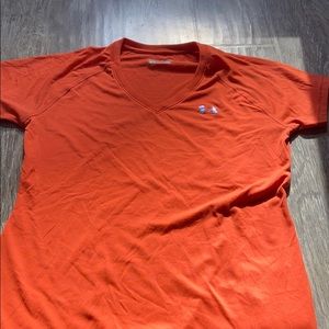 Under armour v neck size medium